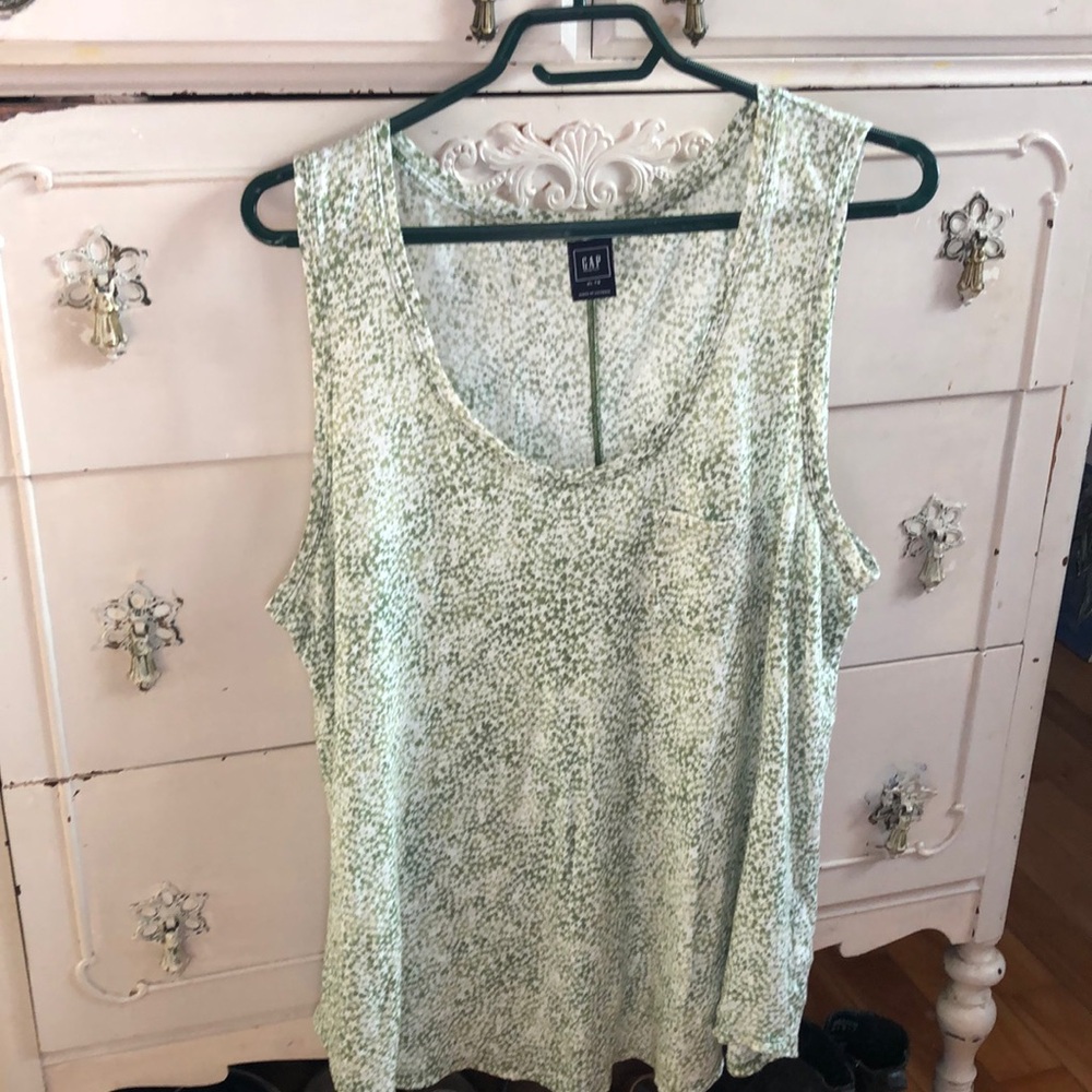 Gap maternity tank top with green and white pattern, flowy XL